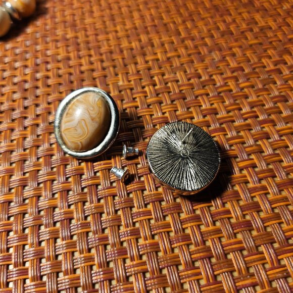 Avon Desert Sands Peach/Beige Necklace and Earrings form 1988 - Picture 4 of 4